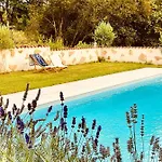Les Picardies Oda ve Kahvaltı Lesterps