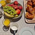 Oda ve Kahvaltı Les Picardies