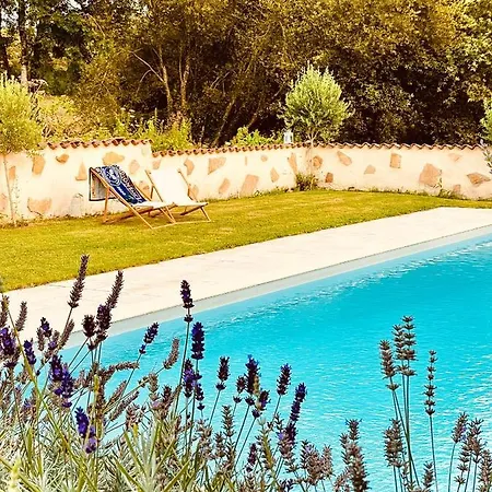 Les Picardies Oda ve Kahvaltı Lesterps